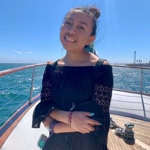 Meet your Posher, Ana j.